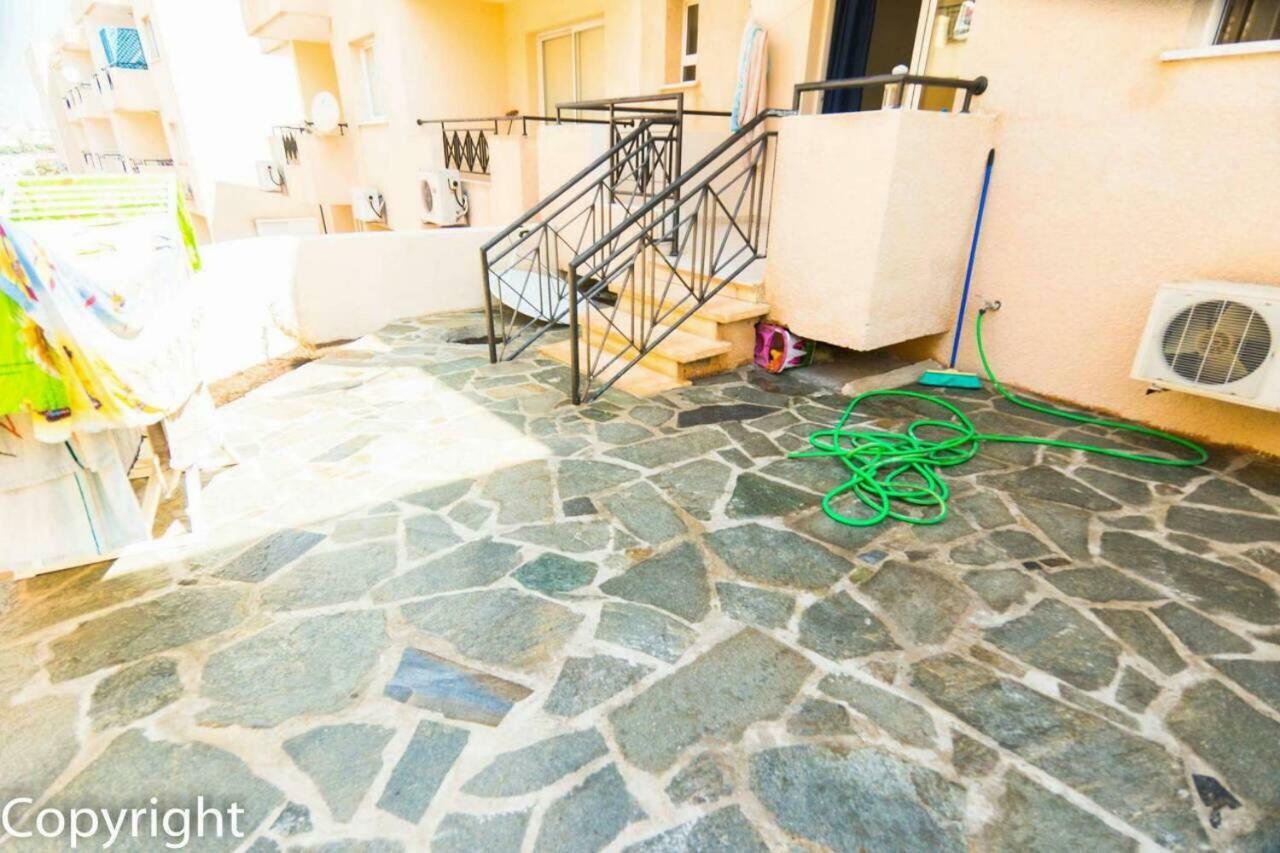 Appartamento By The Sea Paphos Esterno foto