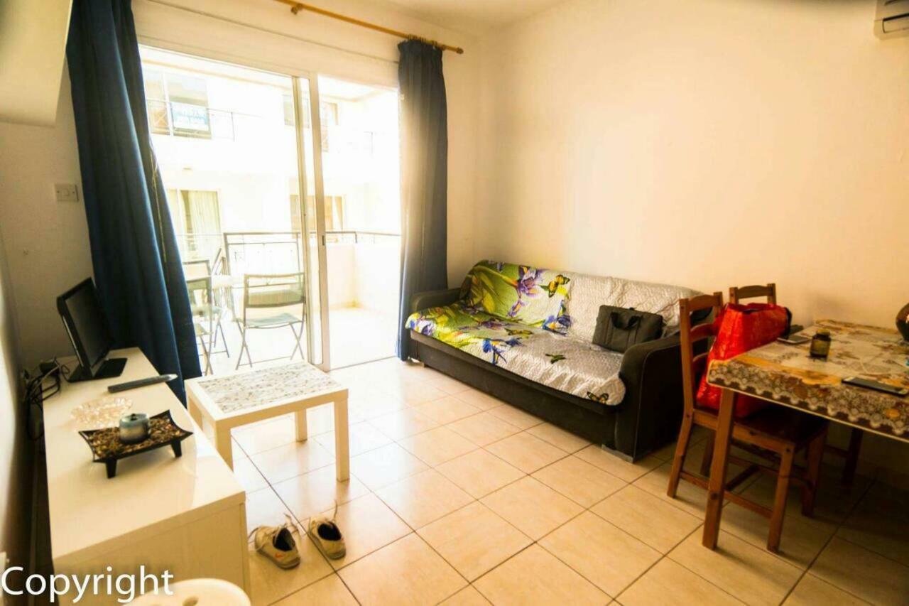 Appartamento By The Sea Paphos Esterno foto