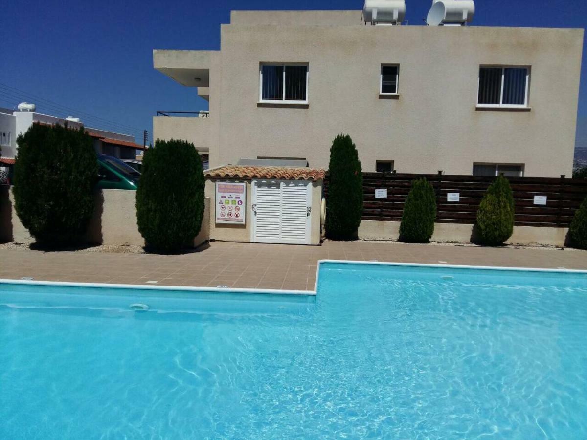 Appartamento By The Sea Paphos Esterno foto